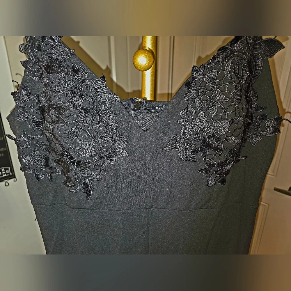 Haute Monde sleek black